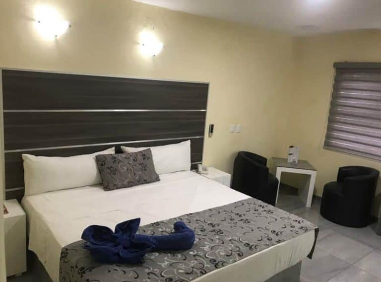 Motel Van Gogh en Tlaquepaque