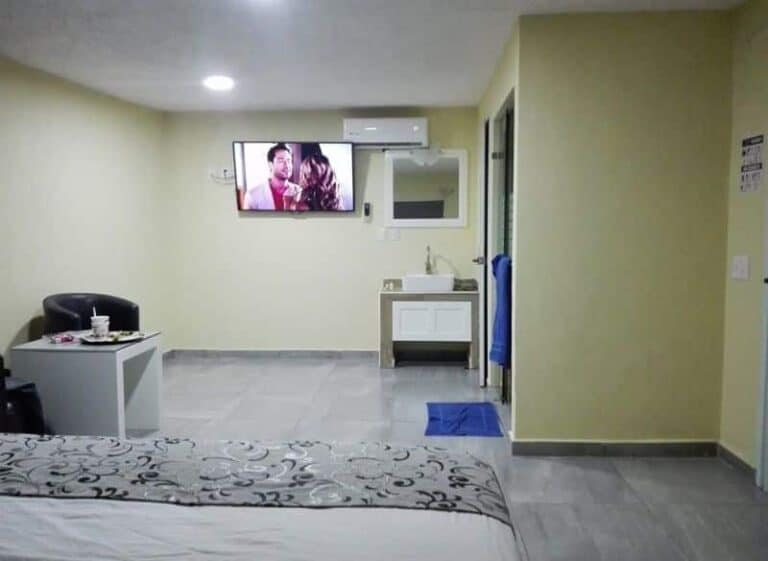 Motel Van Gogh en Tlaquepaque